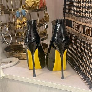 Ysl booties size 41 great condition, worn twice